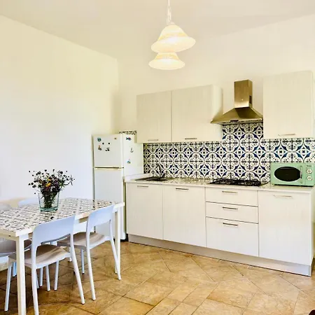 Lo Scoglio Holiday home *